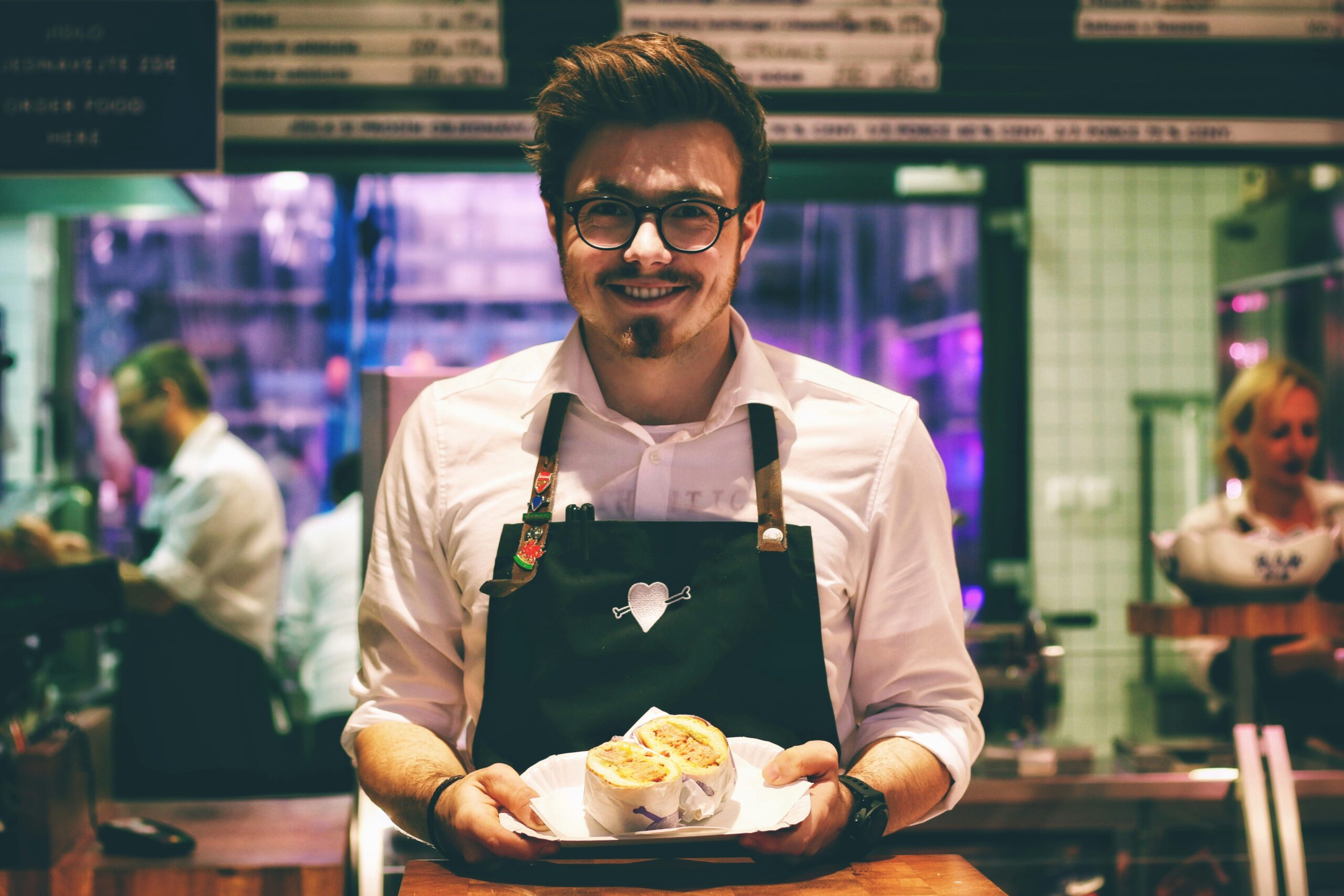 Casual vs Fine Dining:Insights for Aspiring Restaurateurs